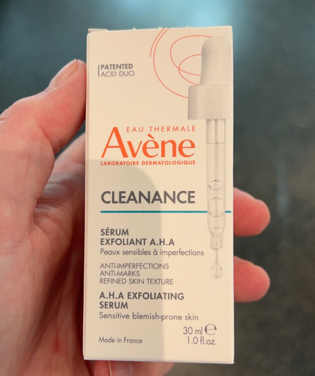 Avene cleanance  serum