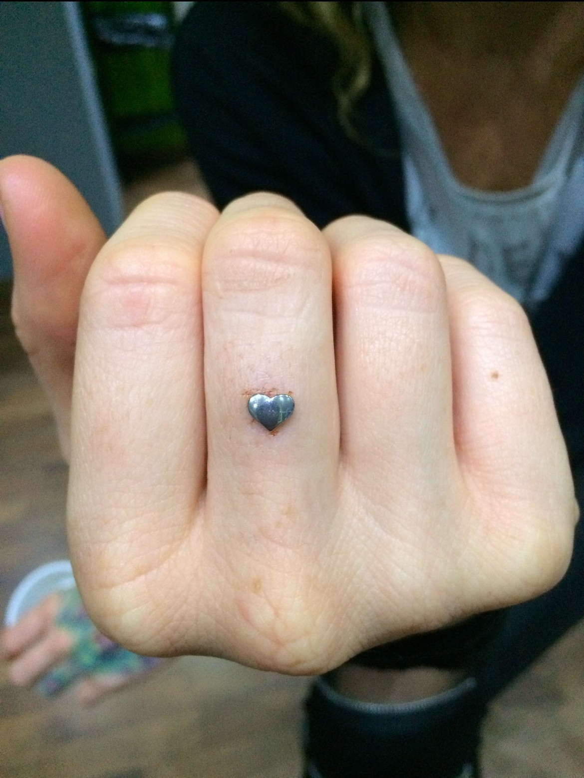 Microdermal behelyezés