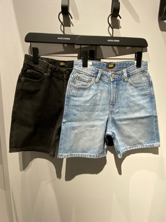 Loose fit shorts junior