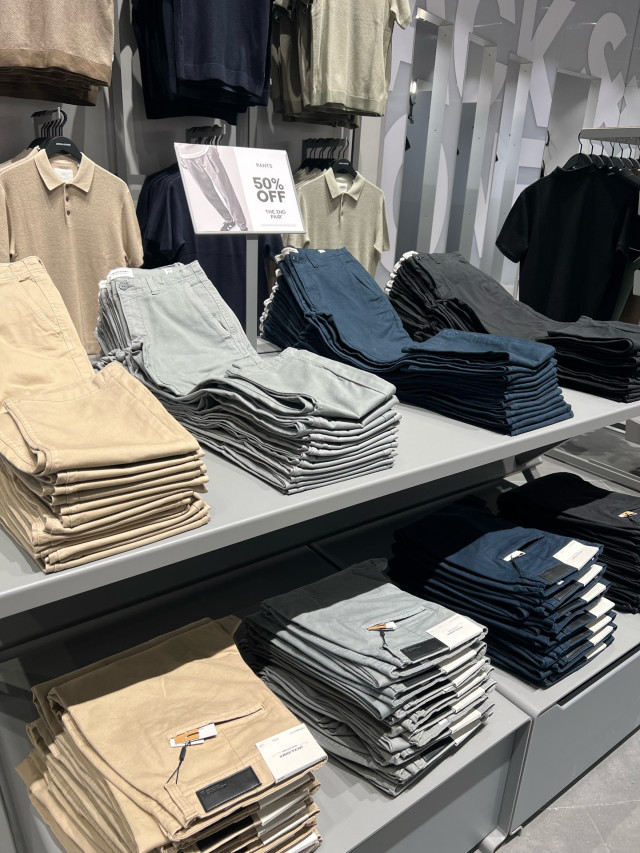 Chinos