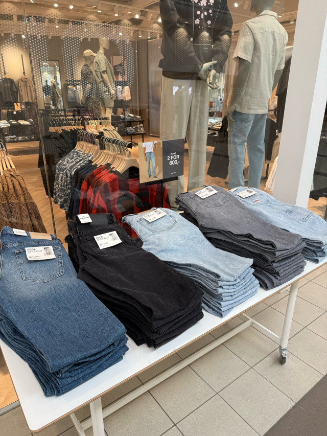 Straight jeans
