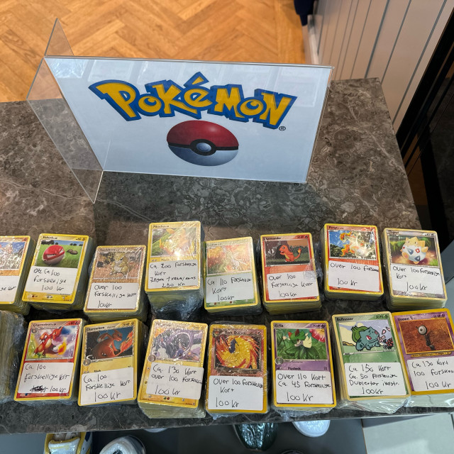 100 Pokemonkort - 100kr. 