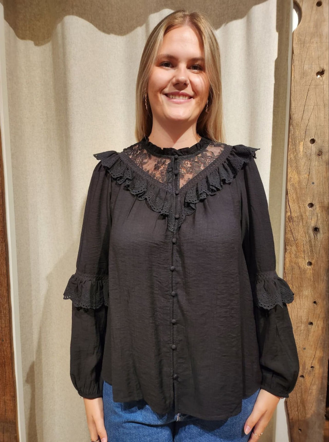 Nyheder på nyheder – butikken bugner af smukke styles!