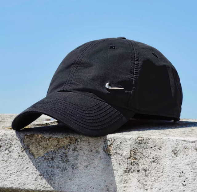 Nike Metal Swoosh Cap 