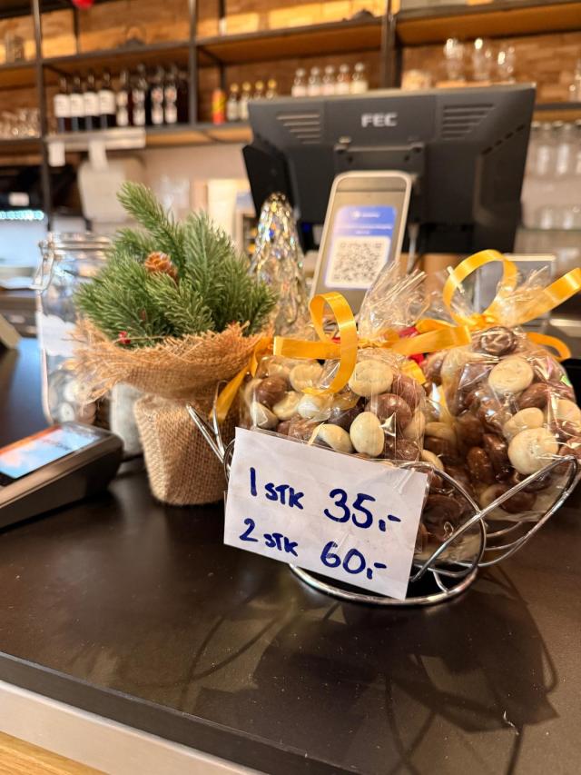 Chokolade & pebernødder – den sødeste juletradition!🍫🌰