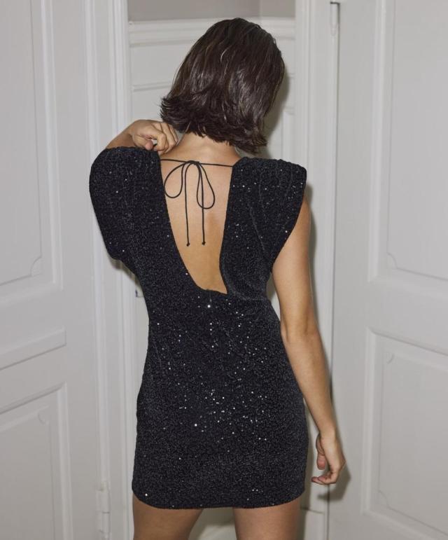 SHOW A LITTLE BACK ✨