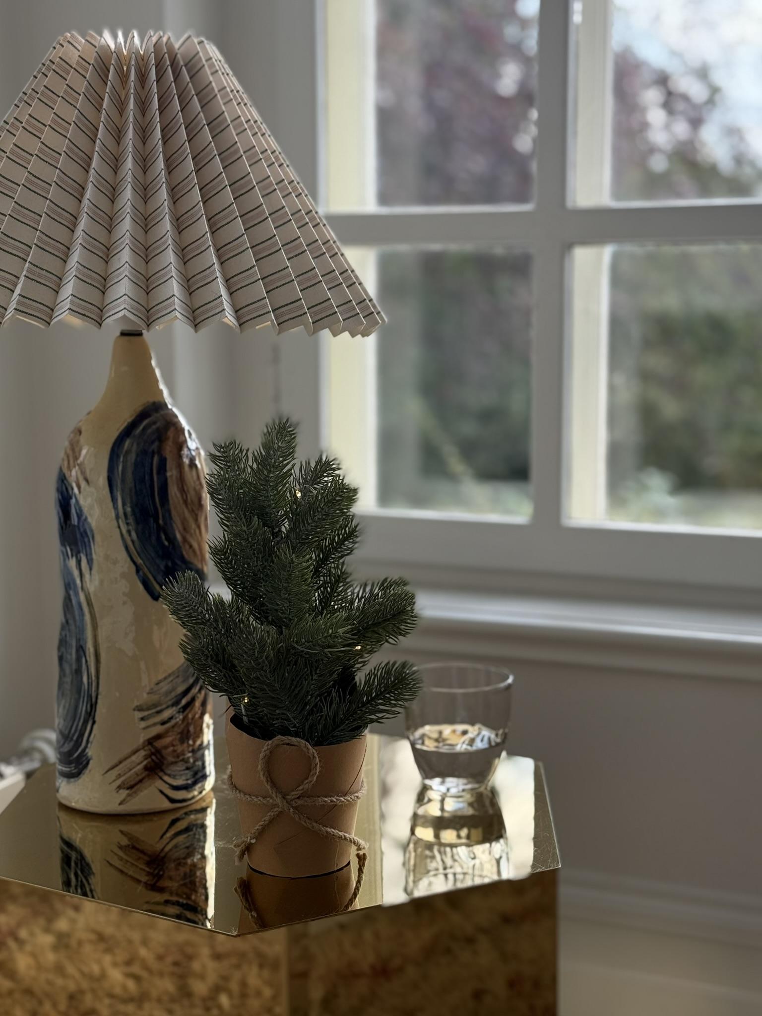 Fyrretr&aelig; med 10 LED Lys