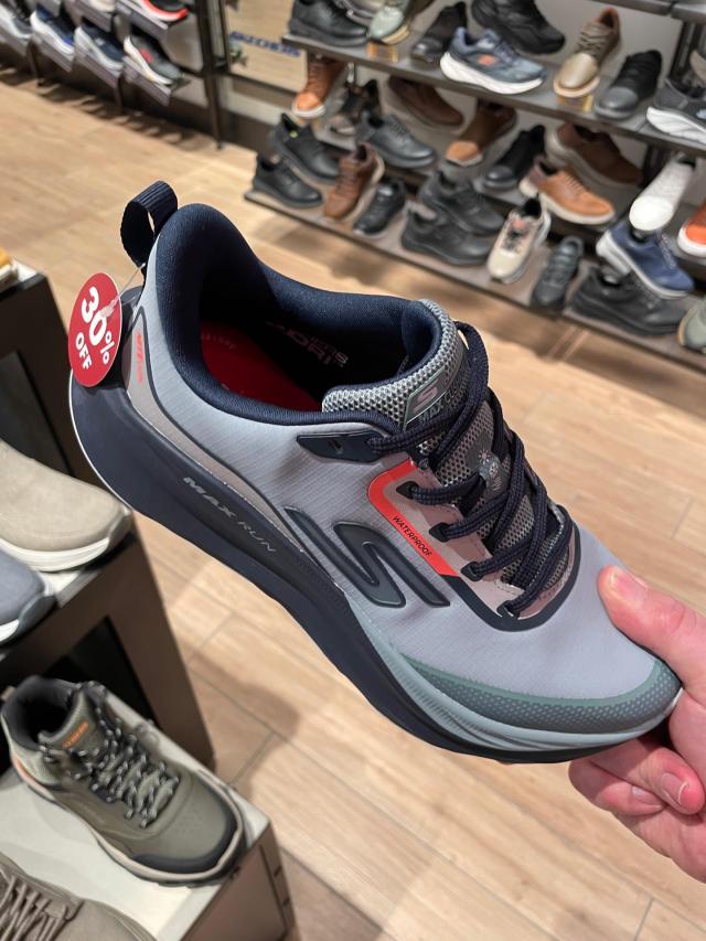 SKECHERS SALE