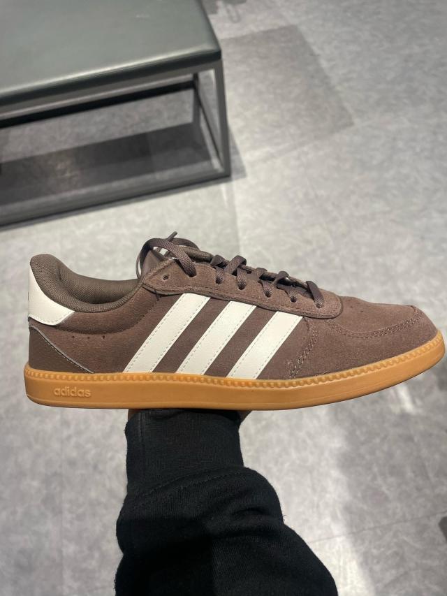 Adidas breaknet sleek