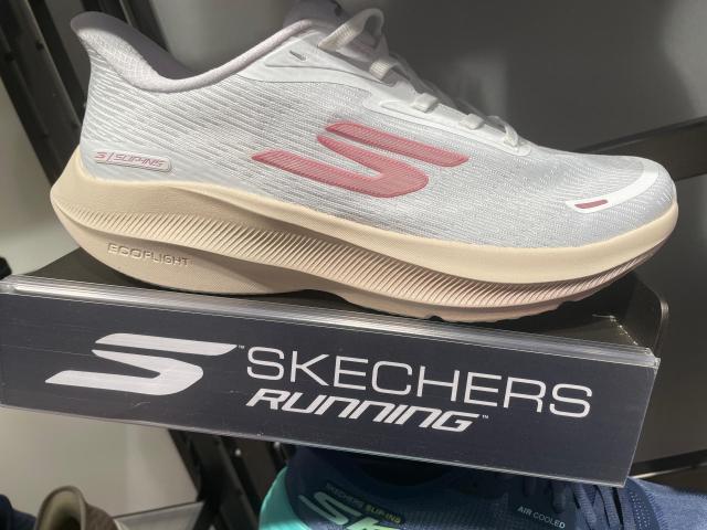 Skechers  AERO PULSE SI