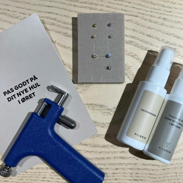 Huller i ørerne 120 kr. per hul