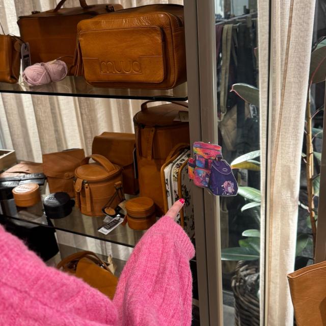 Vind en valgfri skoletaske og et penalhus fra JEVA!🎒🤩