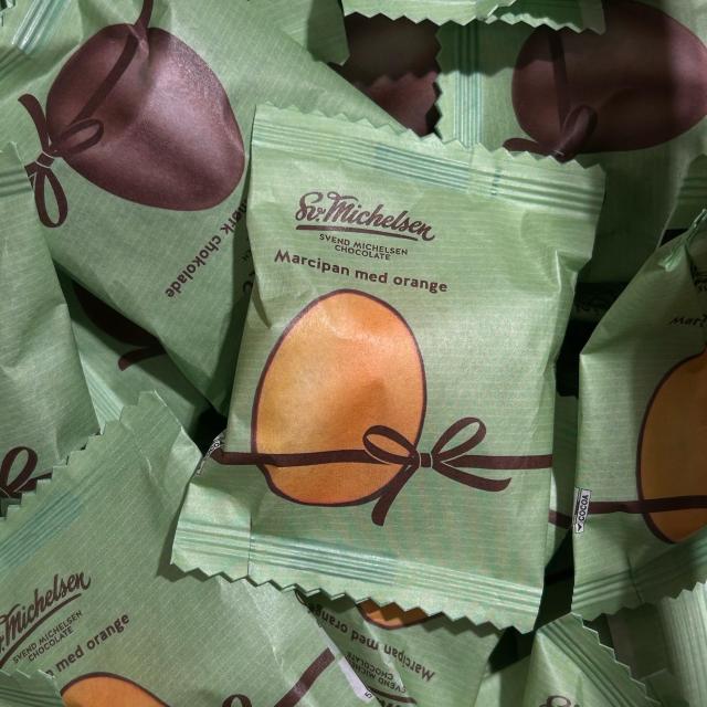 PSST…👀  MARCIPAN MED ORANGE!