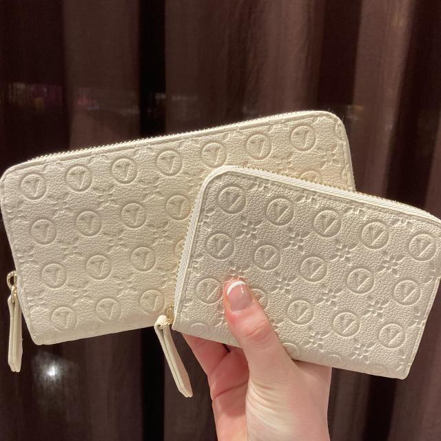 De smukkeste nye punge fra Valentino er landet🤍✨