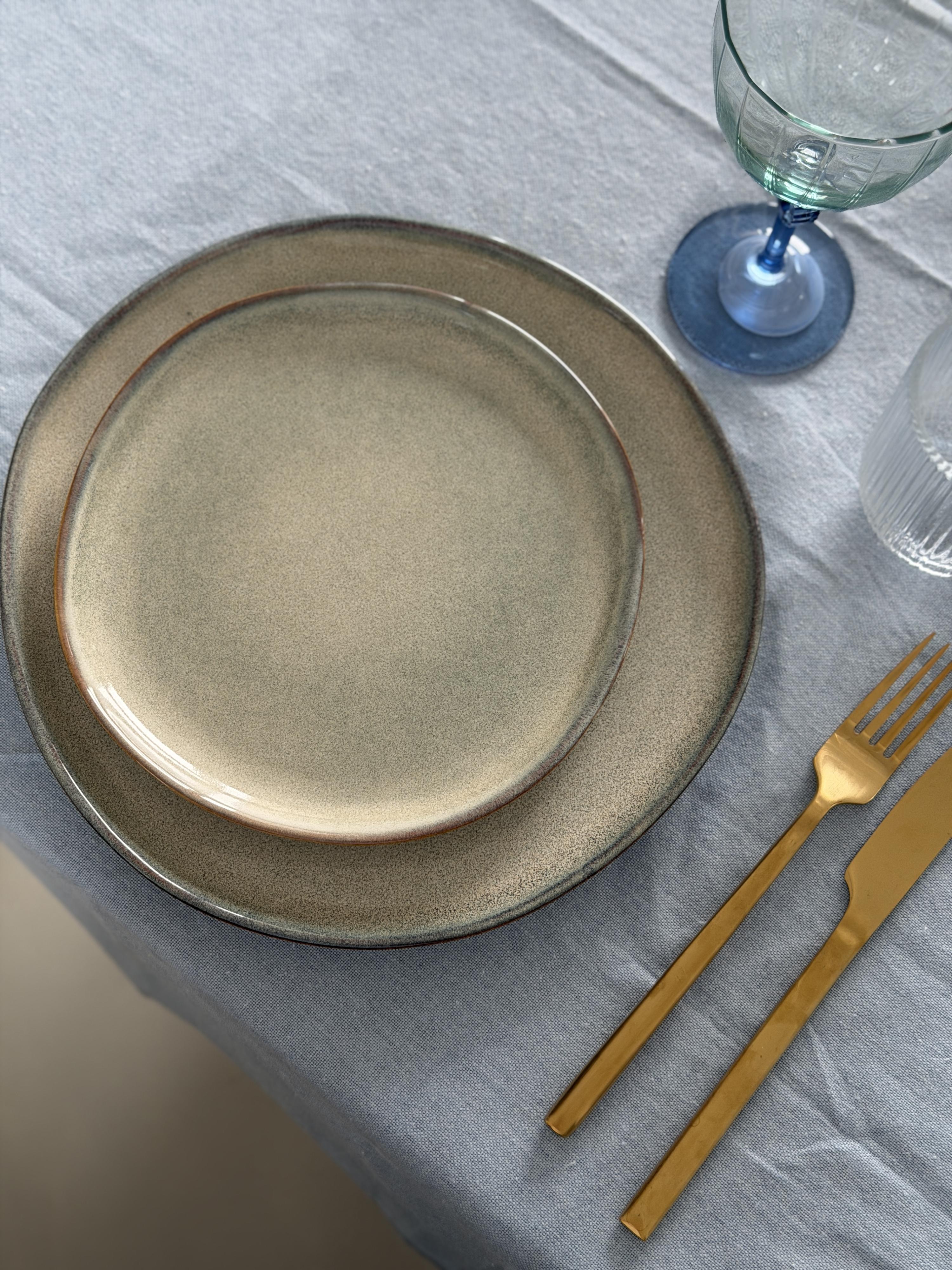 D&aelig;k op i gr&oslash;n