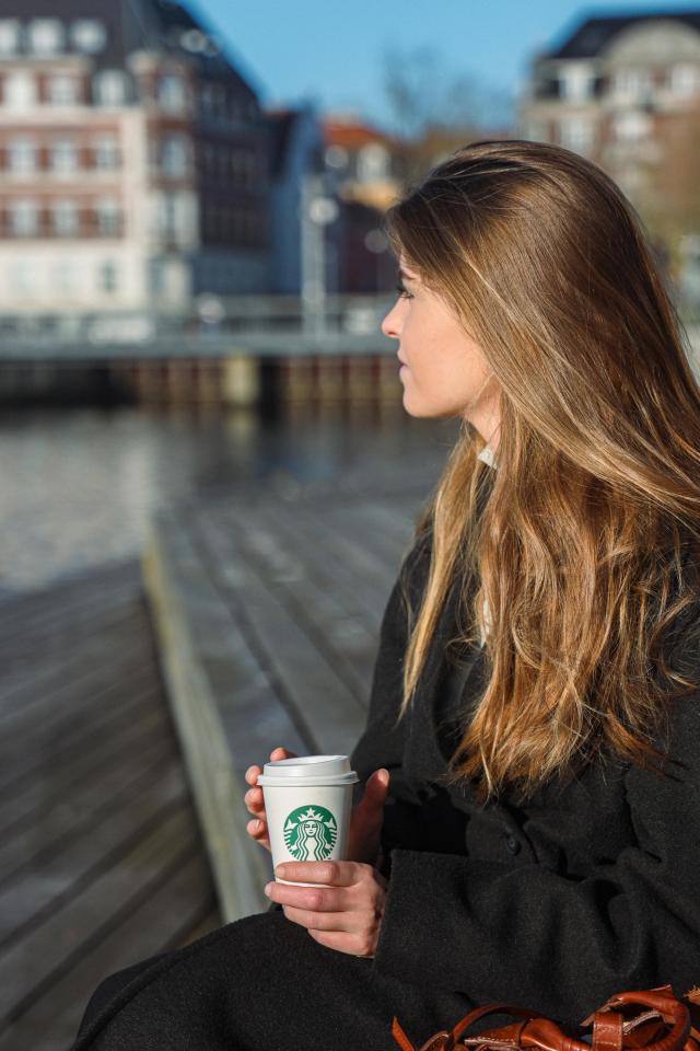 Få din drik to-go på Starbucks