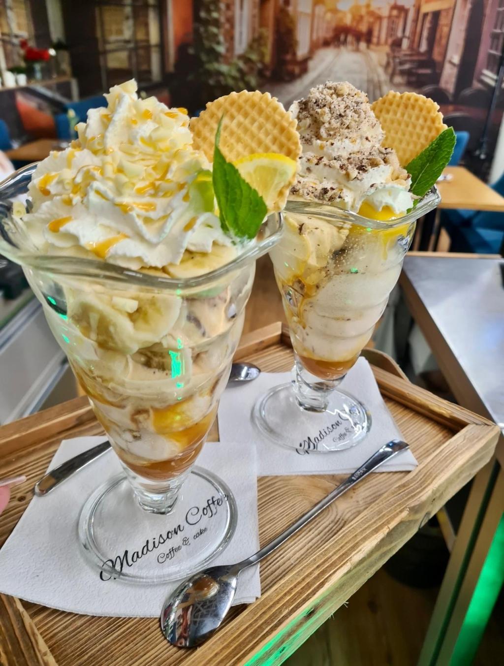 Zmrzlinové poháre v ponuke celoročne.