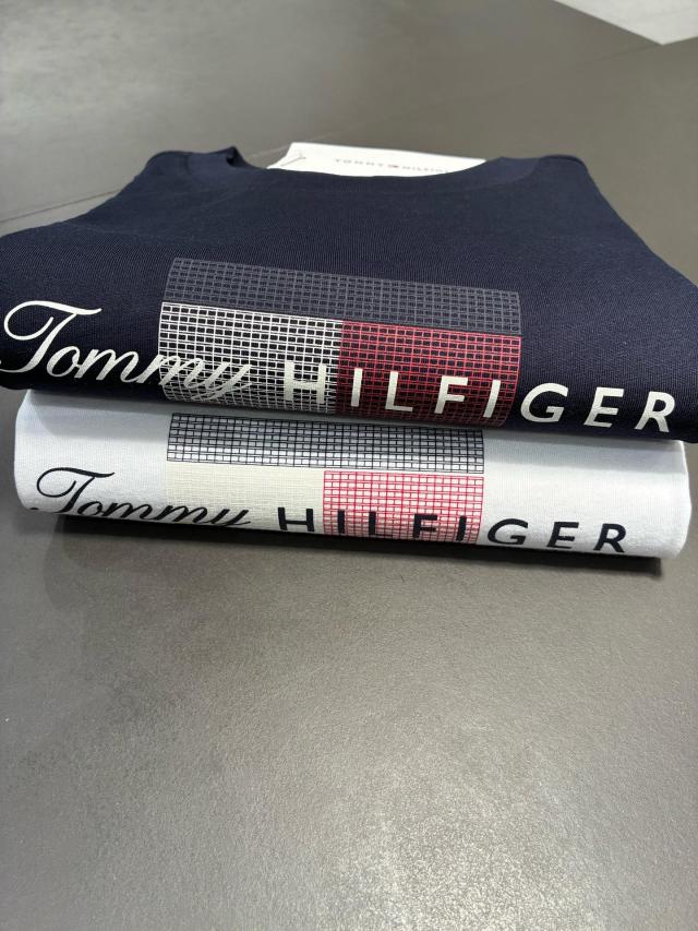 Tommy Hilfiger tee 299.-
