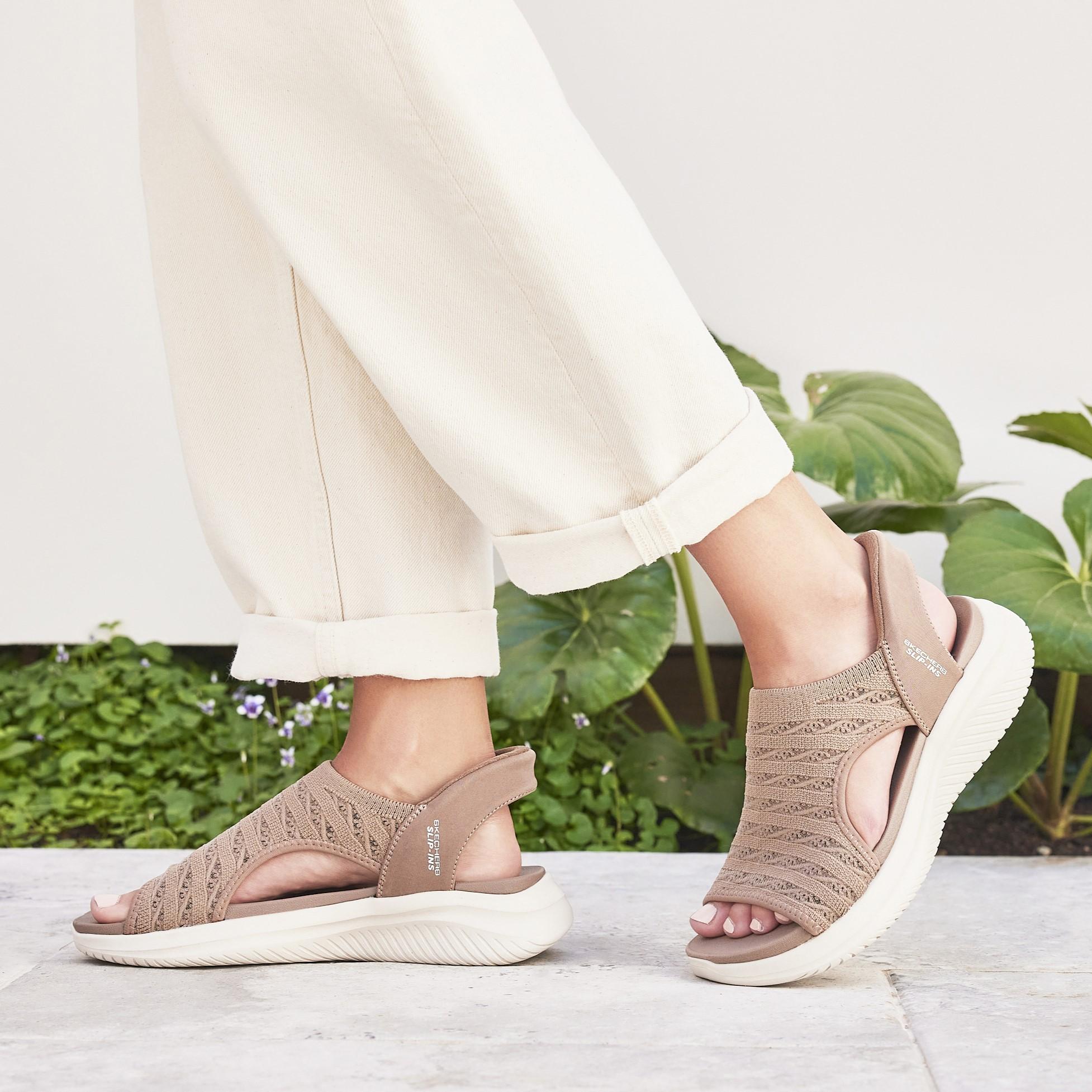 Oplev Skechers Slip-ins sandaler