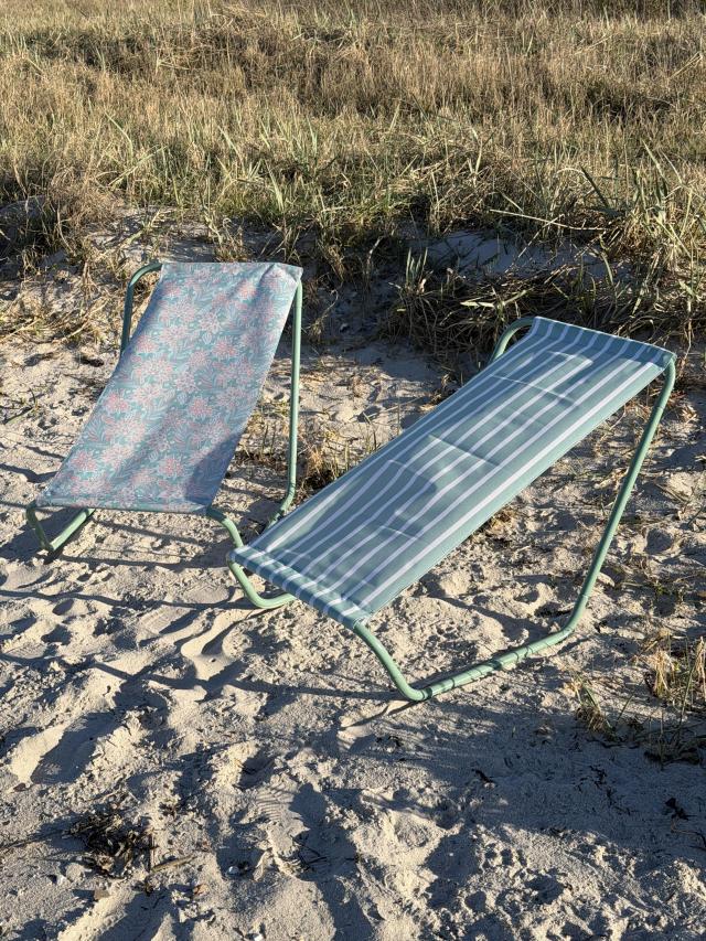Sol&comma; sommer og en god strandstol