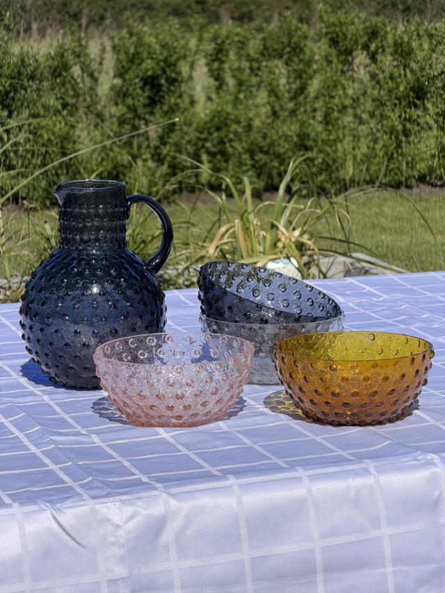 Farverige glasfavoritter til sommerens bord