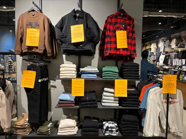 Dickies og Fat Moose til skarpe priser i DNA