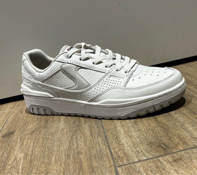 ⭐️Retrostil med Skechers⭐️