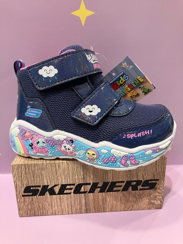 Skechers pige