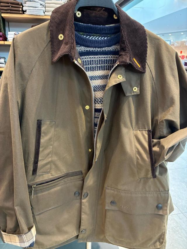Barbour overtøj 3.399.- strik  999.-