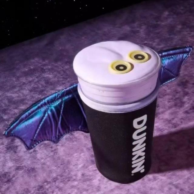 Berry Battie Daydream Refresher + Free Bat Koozie