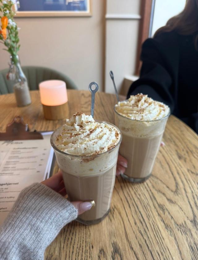 PUMPKIN SPICE LATTE & CHAI LATTE 35,- 🍁☕️