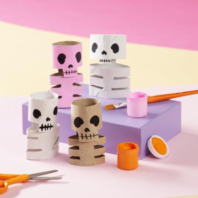 Lav skeletter af toiletruller💀🎨