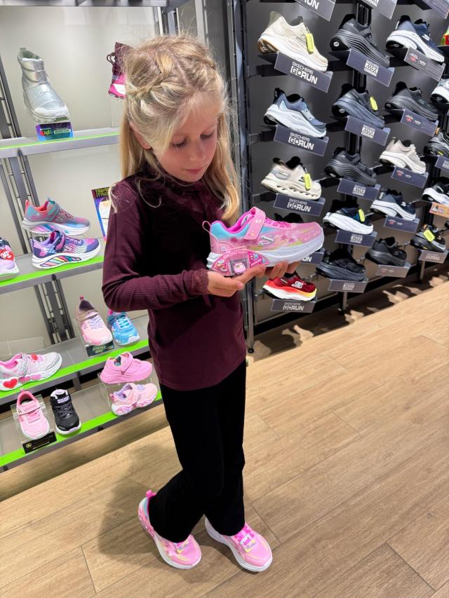 🌸PIGE SKO MED LEGETØJ🌸