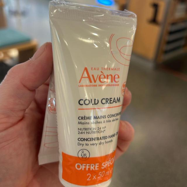 ❄️ Giv dine hænder ekstra omsorg med Avène Cold Cream! ❄️